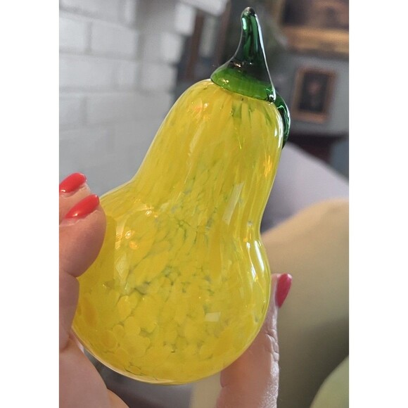 VTG Yellow Fused Blown Art Glass Pear Leaf Fruit Paperweight Mottled 4.75 - Picture 5 of 7